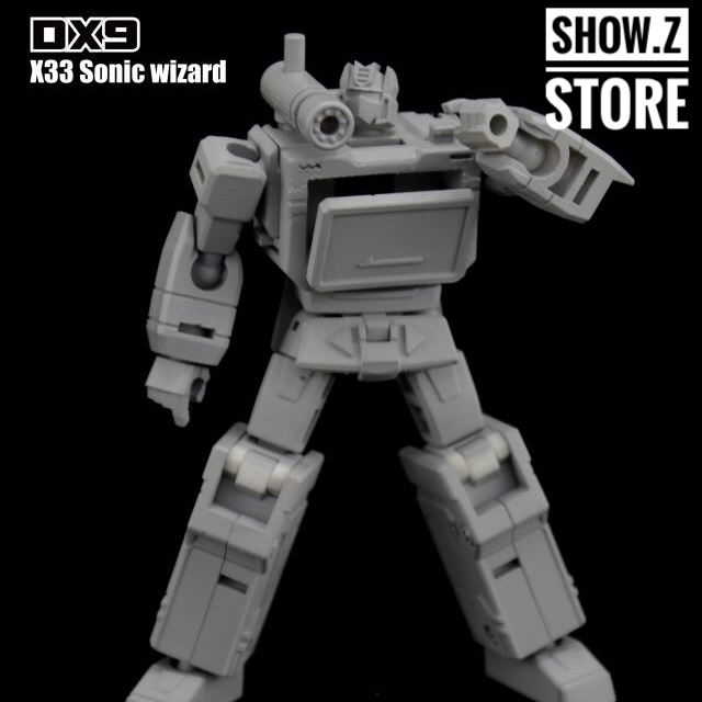 Soundwave robot with cannon pointing upward stance Soundwave robot with cannon pointing upward stance