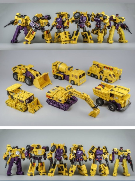 Toyworld Devastator robot with bucket arm raised in action pose Toyworld Devastator robot with bucket arm raised in action pose