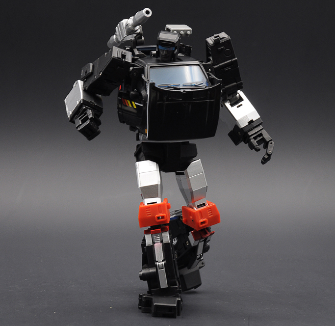 BadCube OTS-11 Speedbump red-accented black warrior carrying red sword weapon BadCube OTS-11 Speedbump red-accented black warrior carrying red sword weapon