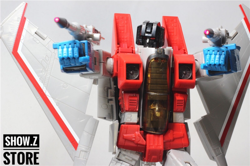TANAKA Starscream Oversized red and blue robot showing aircraft configuration TANAKA Starscream Oversized red and blue robot showing aircraft configuration