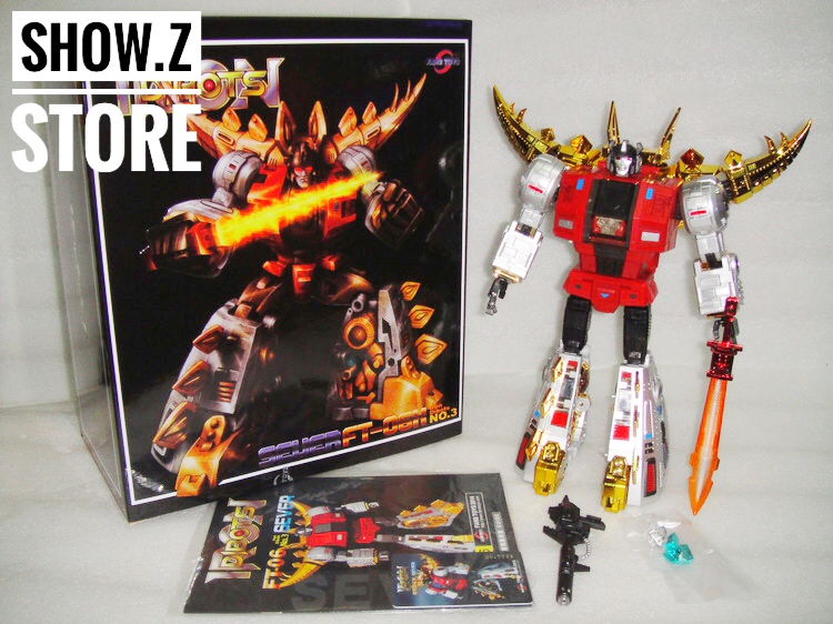 FansToys FT-06X Sever red and gold robot with extended horn weaponry side view FansToys FT-06X Sever red and gold robot with extended horn weaponry side view