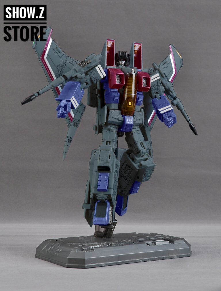 YES MODEL Starscream Green figure in active combat stance YES MODEL Starscream Green figure in active combat stance