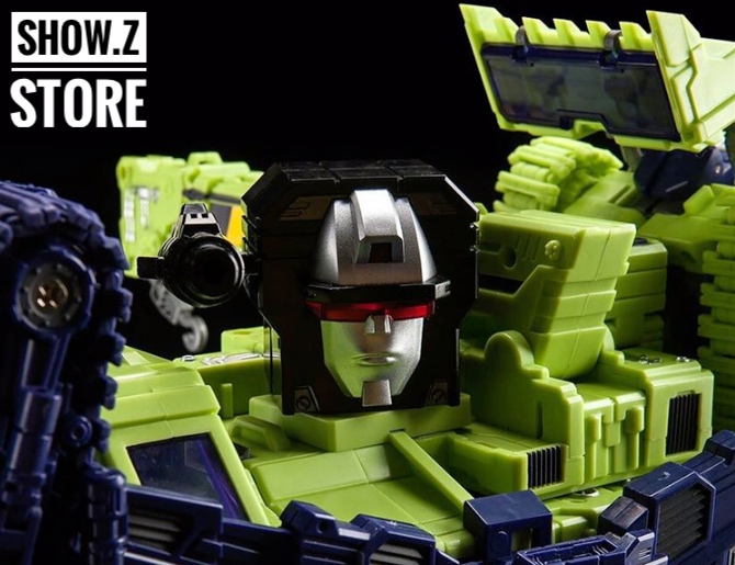 Devastator alternate stance with construction vehicle components Devastator alternate stance with construction vehicle components