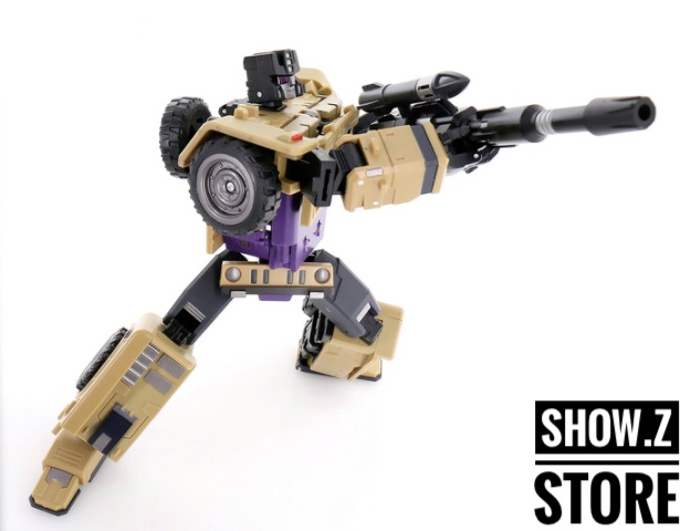 Unique Toys Gahz'Ran tan robot dynamic action jumping pose combat ready Unique Toys Gahz'Ran tan robot dynamic action jumping pose combat ready