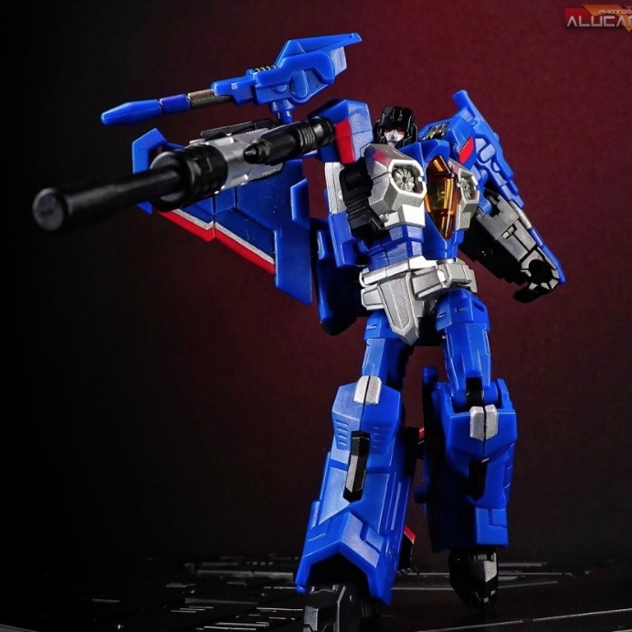 Iron Factory IF-EX20B Thundercracker blue white robot cannon ready pose Iron Factory IF-EX20B Thundercracker blue white robot cannon ready pose
