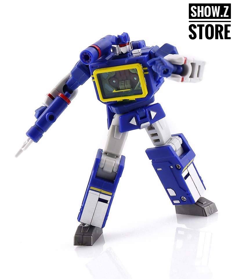 Soundwave figure showing cannon arm weapon system Soundwave figure showing cannon arm weapon system