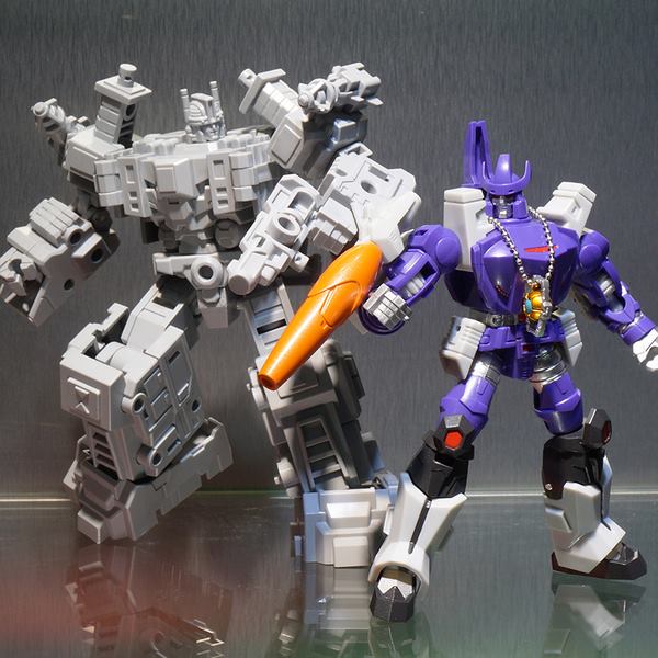 MechFansToys MF-07 Galvatron transformation parts display all components MechFansToys MF-07 Galvatron transformation parts display all components