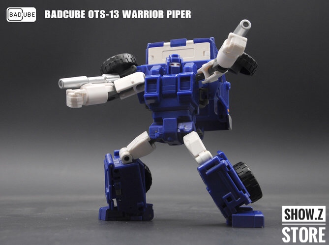 BadCube OTS-13 Piper blue white robot truck base transformation BadCube OTS-13 Piper blue white robot truck base transformation