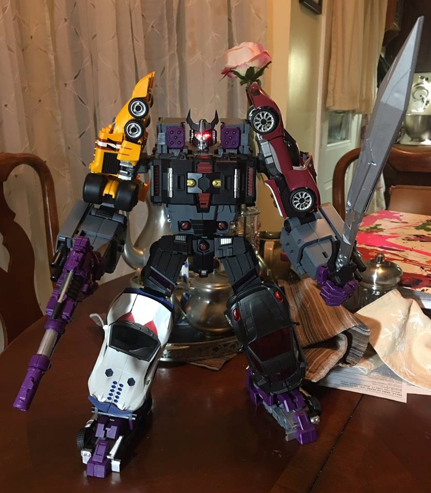 TFM M-01 Havoc Disorder robot with car parts and sword accessories TFM M-01 Havoc Disorder robot with car parts and sword accessories
