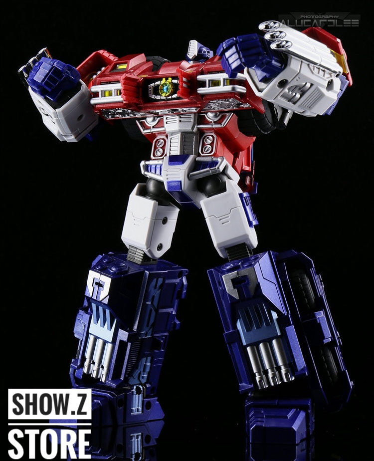 Spark Toys Alpha Prime ST-01 robot front view wings extended Spark Toys Alpha Prime ST-01 robot front view wings extended