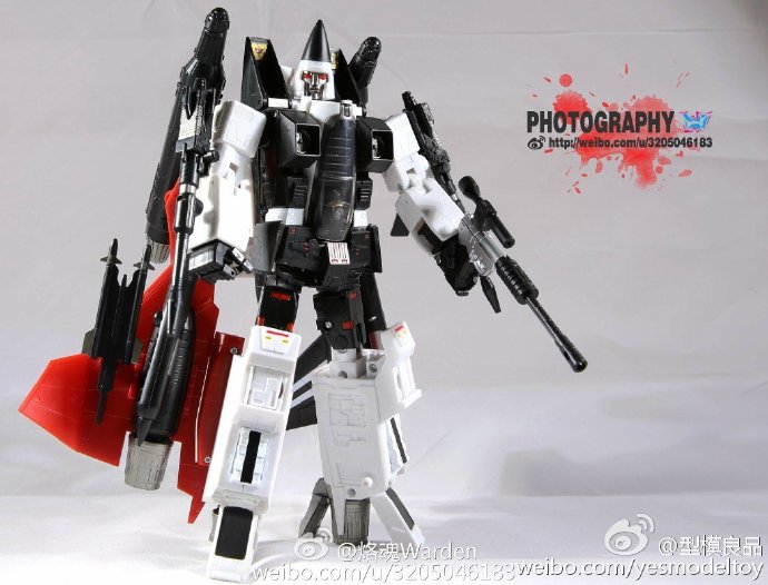 Yes Model Conehead Ramjet blue white robot side figure Yes Model Conehead Ramjet blue white robot side figure