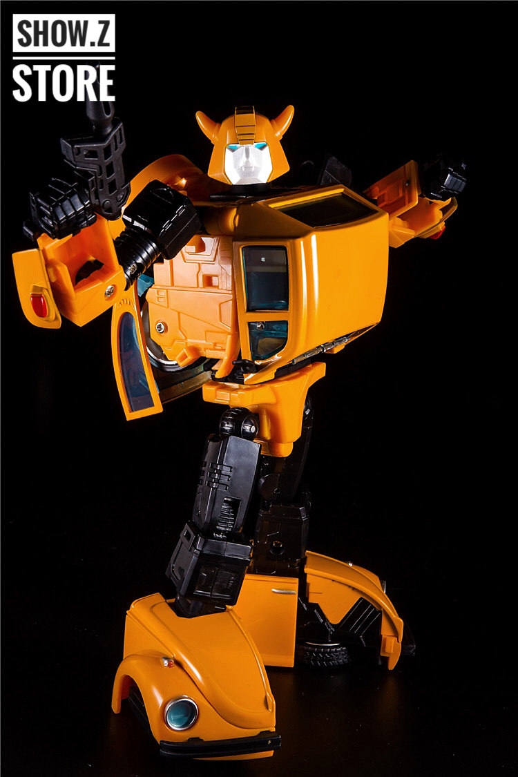 KBB Bumblebee yellow orange oversized robot standing tall KBB Bumblebee yellow orange oversized robot standing tall