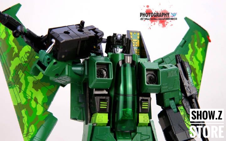 Robot Hero CG-06 Acidstorm front view mechanical exposed details Robot Hero CG-06 Acidstorm front view mechanical exposed details