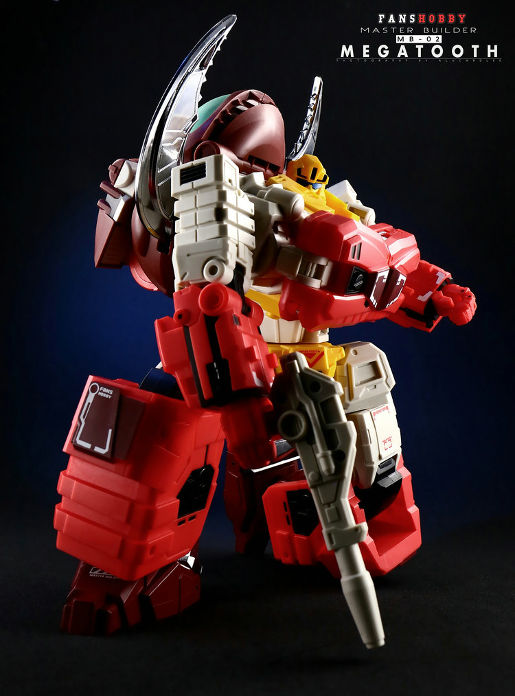 FansHobby MB-02 Megatooth standing with gleaming dome helmet FansHobby MB-02 Megatooth standing with gleaming dome helmet