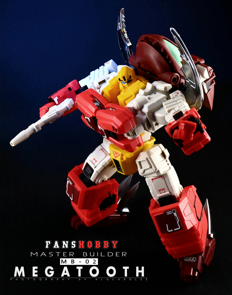 FansHobby Megatooth robot in combat stance sickle blades FansHobby Megatooth robot in combat stance sickle blades
