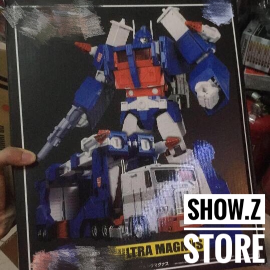 4th Party Masterpiece MP-22 Ultra Magnus transforming robot figure 4th Party Masterpiece MP-22 Ultra Magnus transforming robot figure