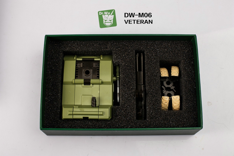 DW-M06 Veteran Hound upgrade kit internal components display DW-M06 Veteran Hound upgrade kit internal components display