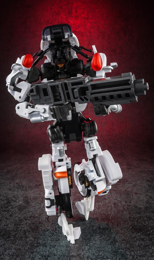 Yes Model Axle Groove robot standing facing forward rifle weapon Yes Model Axle Groove robot standing facing forward rifle weapon