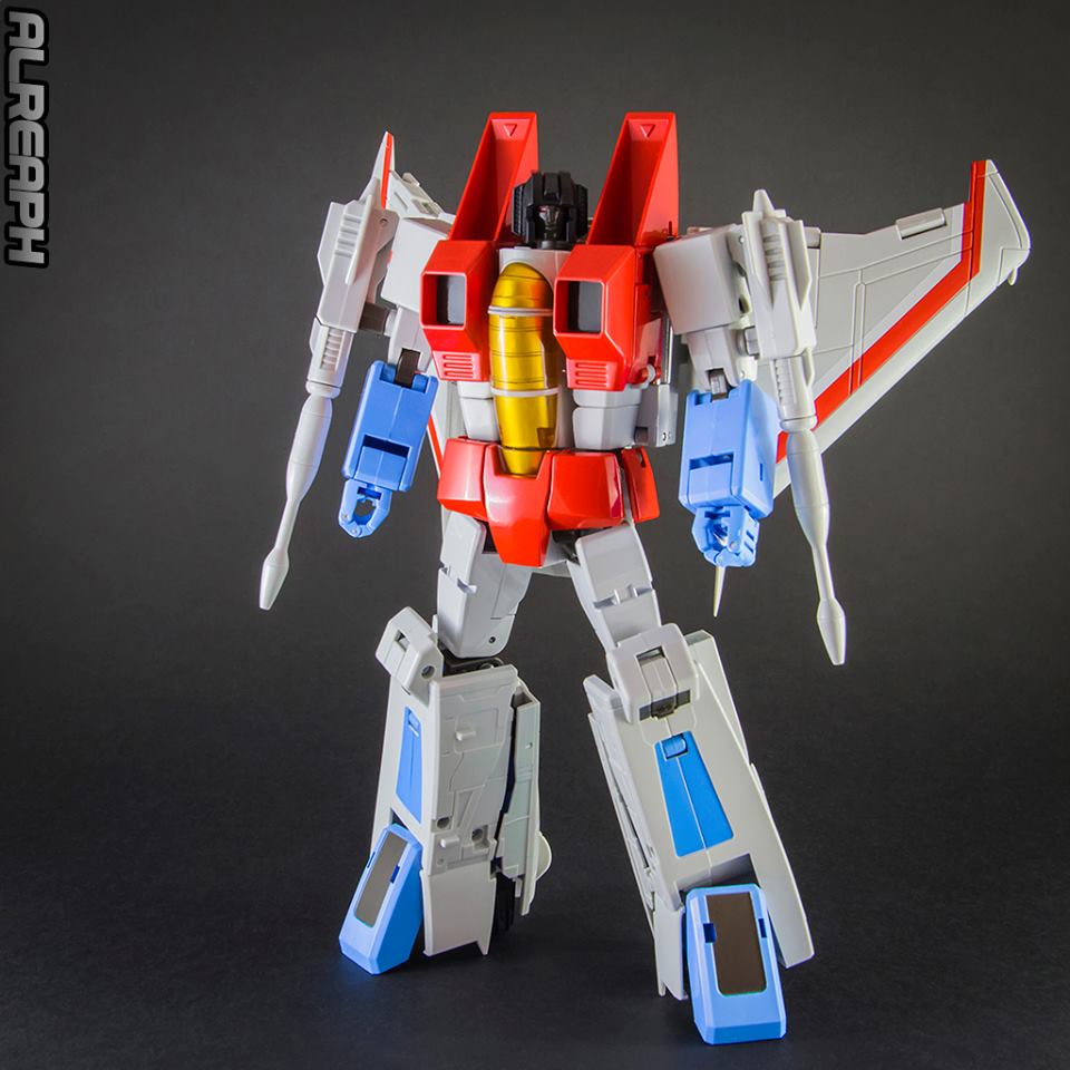 Maketoys Howling Meteor dynamic jumping pose mid-air action Maketoys Howling Meteor dynamic jumping pose mid-air action