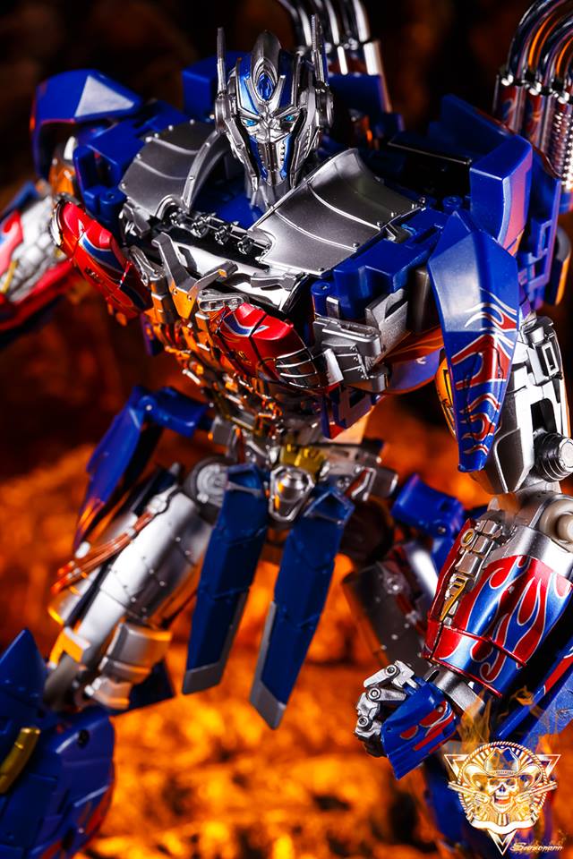 AlienAttack Optimus Prime robot multiple angle close-up views AlienAttack Optimus Prime robot multiple angle close-up views