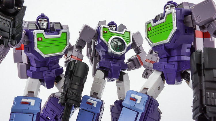 KFC Toys E.A.V.I Metal Phase Reflector three purple robots with green panels together KFC Toys E.A.V.I Metal Phase Reflector three purple robots with green panels together
