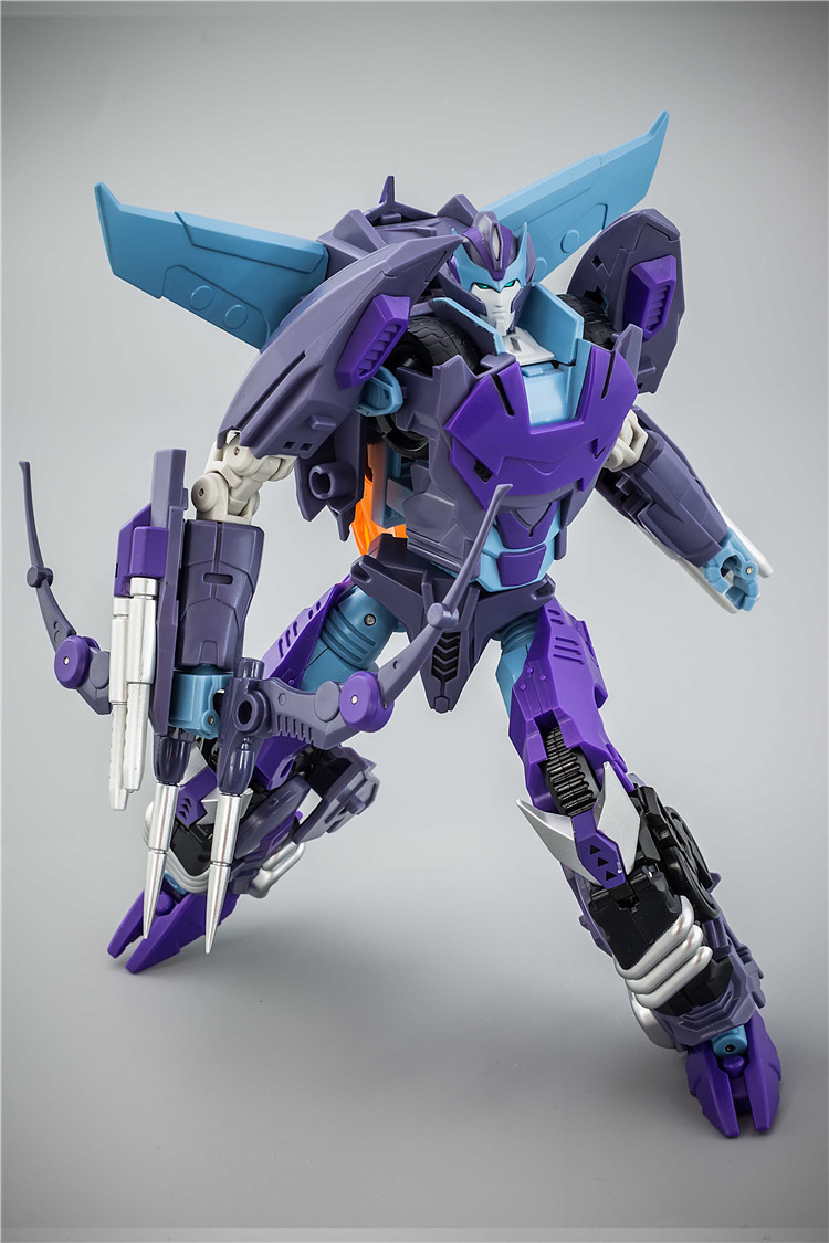 Mastermind Creations R-27L Calidus Luminus robot full pose Mastermind Creations R-27L Calidus Luminus robot full pose