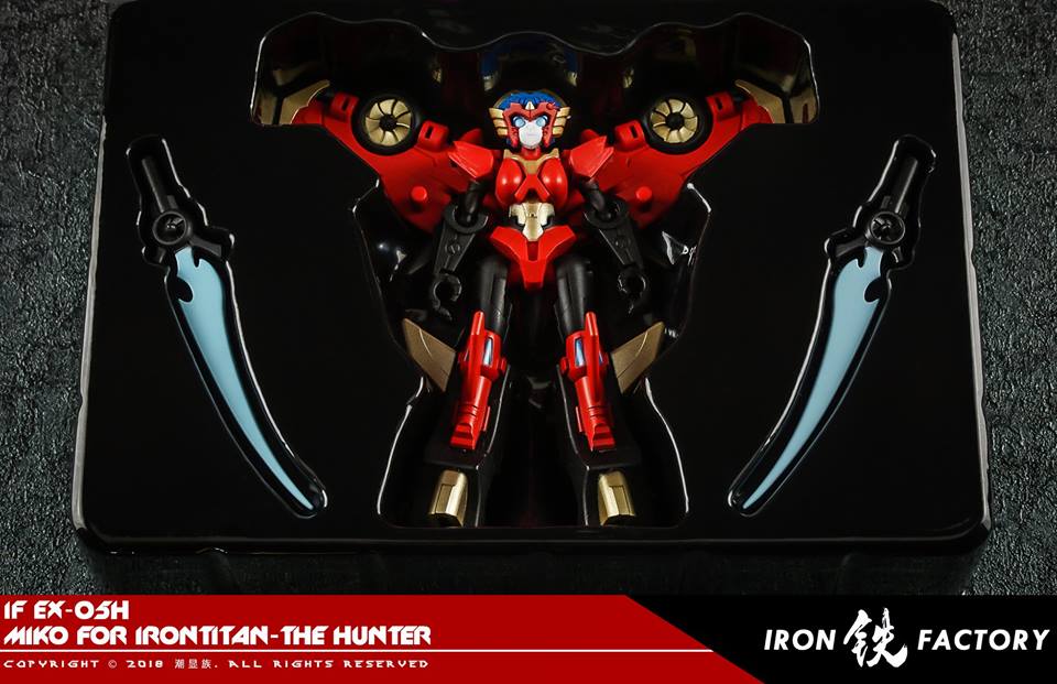IronFactory IF-EX05H Iron Giants Maiden Windblade Huntress red black robot warrior IronFactory IF-EX05H Iron Giants Maiden Windblade Huntress red black robot warrior