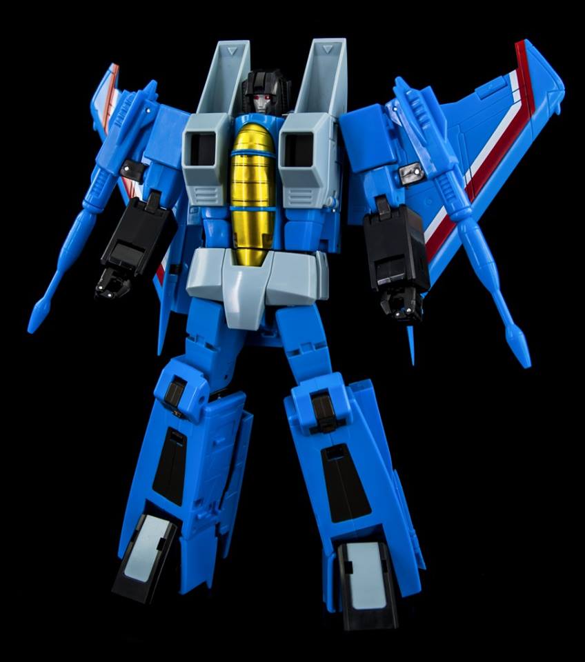 Maketoys MT MTRM-13 Lightning jet fighter aircraft transformation mode Maketoys MT MTRM-13 Lightning jet fighter aircraft transformation mode