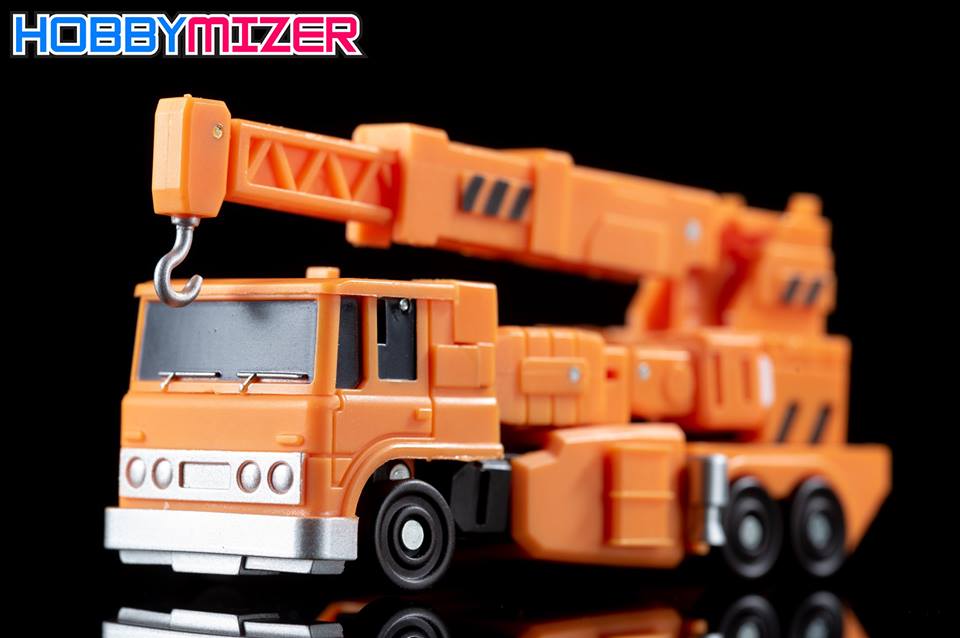 Orange Grapple Architect robot truck conversion figure Orange Grapple Architect robot truck conversion figure