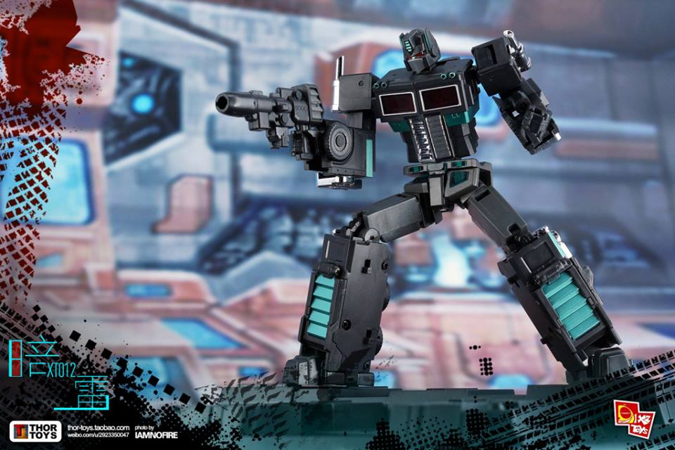 X2Toys Dark Raiden transformer standing pose X2Toys Dark Raiden transformer standing pose