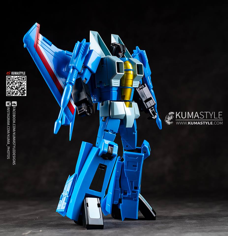 Maketoys MT MTRM-13 Lightning jet aircraft mode blue red stripe Maketoys MT MTRM-13 Lightning jet aircraft mode blue red stripe