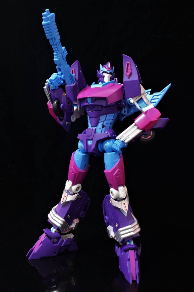 SXS R-04B Rodimus robot toy with blue launcher weapon SXS R-04B Rodimus robot toy with blue launcher weapon