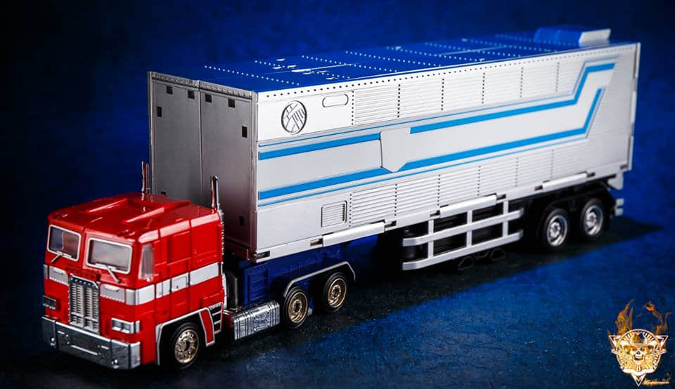 KBB MP-10V trailer blue white interior cargo space KBB MP-10V trailer blue white interior cargo space