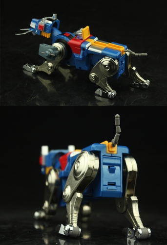 Fantasy Jewel blue lion Voltron robot detailed view Fantasy Jewel blue lion Voltron robot detailed view