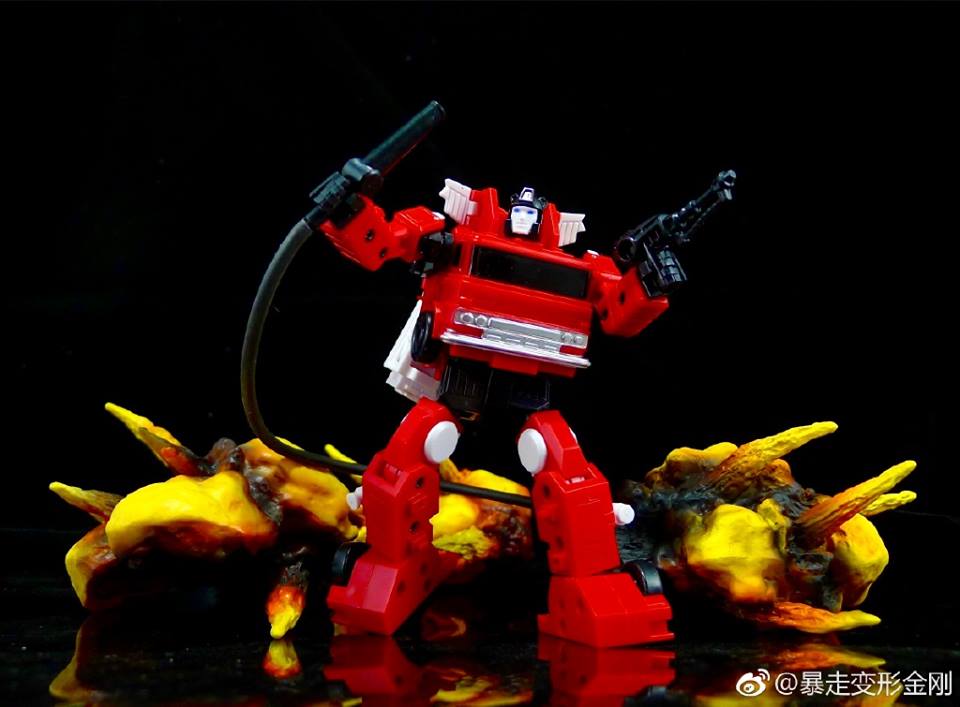 Papa Toys PPT-02 Fire Truck Inferno red robot with flames and explosion effects Papa Toys PPT-02 Fire Truck Inferno red robot with flames and explosion effects