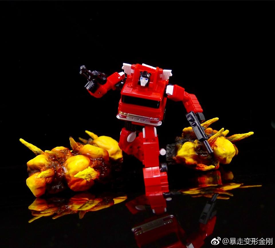 Papa Toys PPT-02 Fire Truck Inferno red robot with extended ladder arm weapon Papa Toys PPT-02 Fire Truck Inferno red robot with extended ladder arm weapon