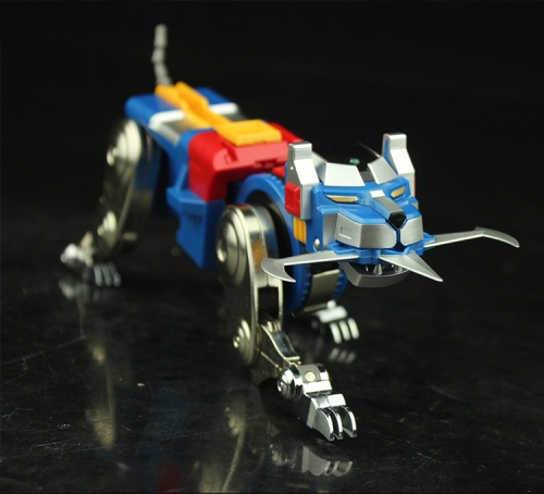 Fantasy Jewel Voltron blue lion robot with claws Fantasy Jewel Voltron blue lion robot with claws