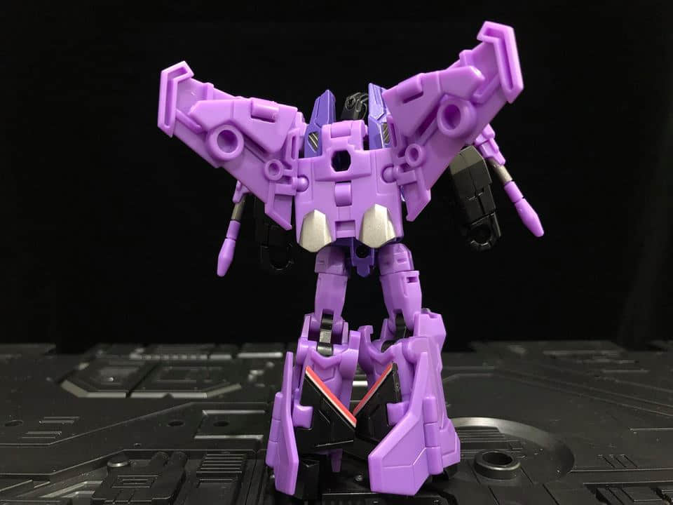Seeker Current mech detailed robot figure Seeker Current mech detailed robot figure
