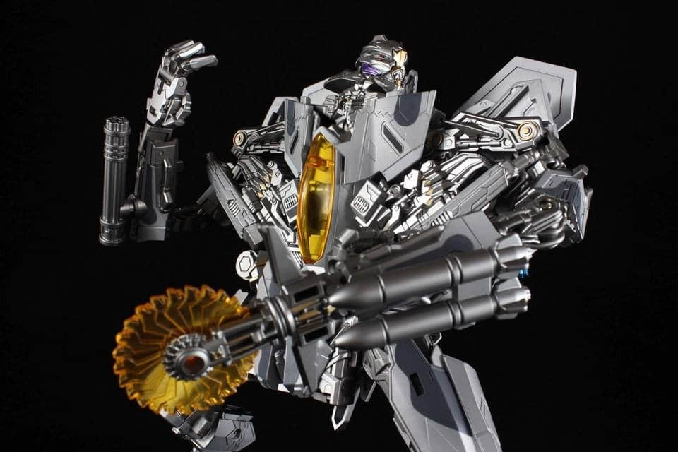 SS-06 robot figure in flight ready combat position SS-06 robot figure in flight ready combat position