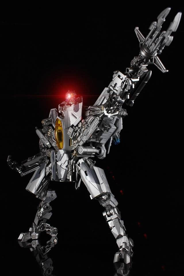 Black Mamba Starscream oversized robot figure with weapons Black Mamba Starscream oversized robot figure with weapons