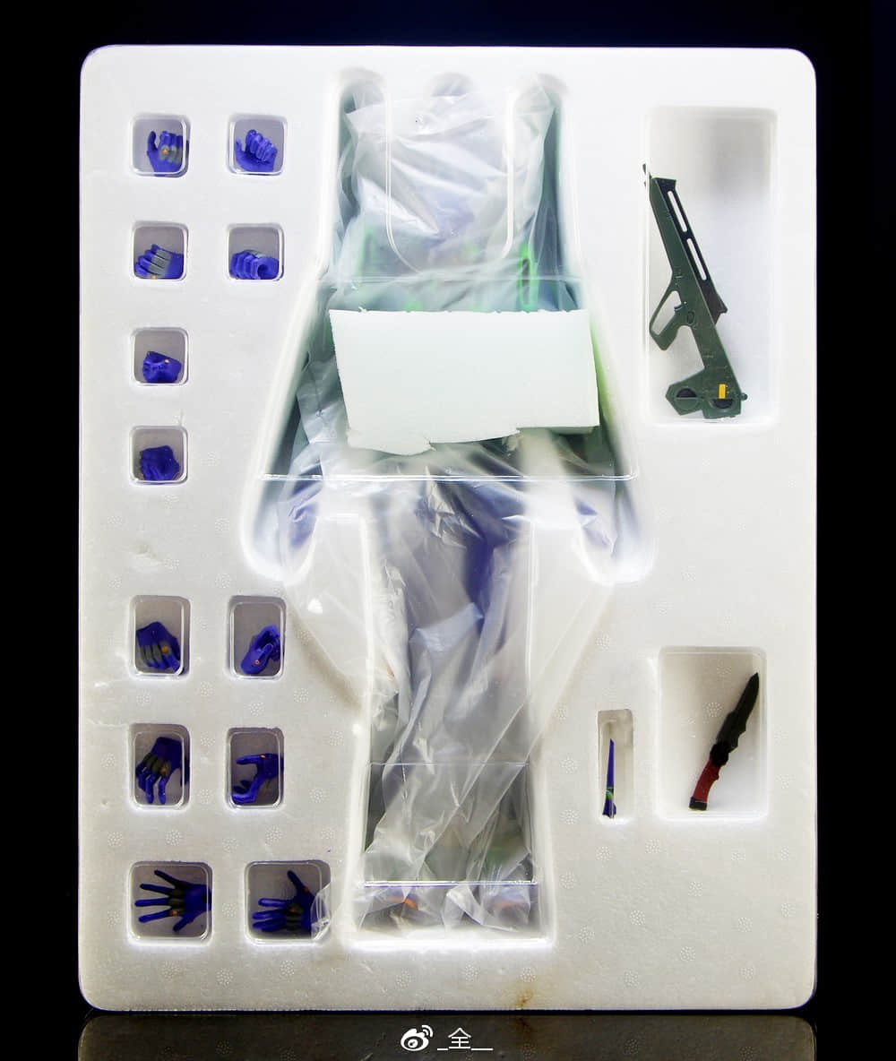 LegendaryToys Wataru robot purple green yellow in standing combat pose LegendaryToys Wataru robot purple green yellow in standing combat pose