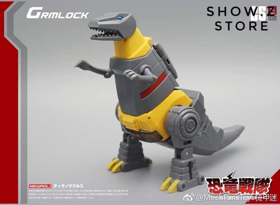 Transforming dinosaur robot with striking yellow and black colors Transforming dinosaur robot with striking yellow and black colors