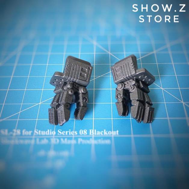 Pair of large grey posable hands for Studio Series figures Pair of large grey posable hands for Studio Series figures