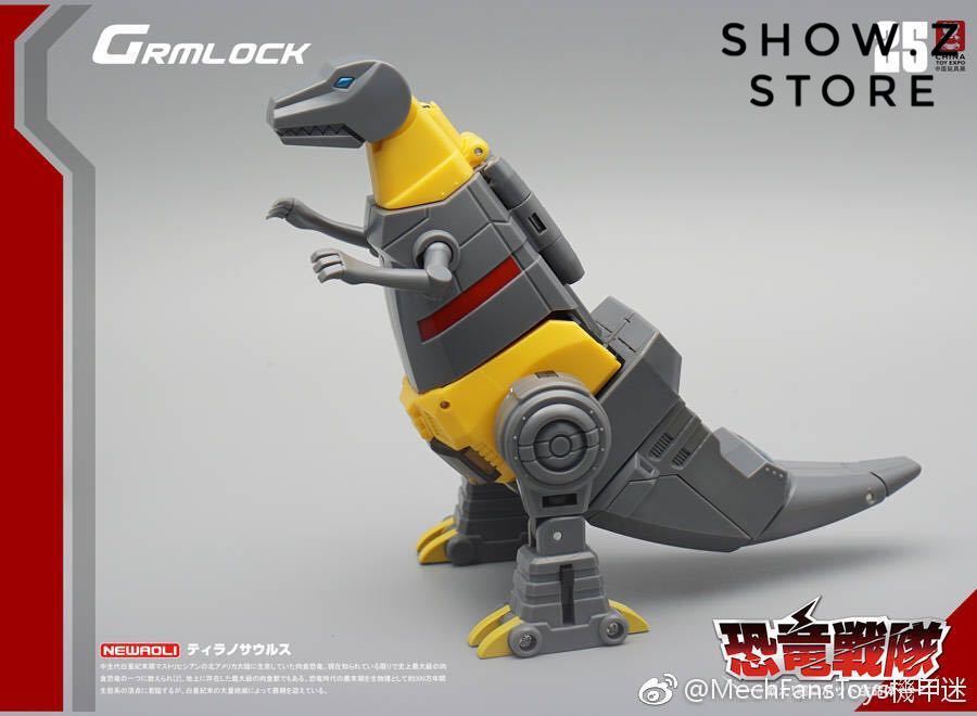 Dinobot in alternate stance displaying yellow crest details Dinobot in alternate stance displaying yellow crest details