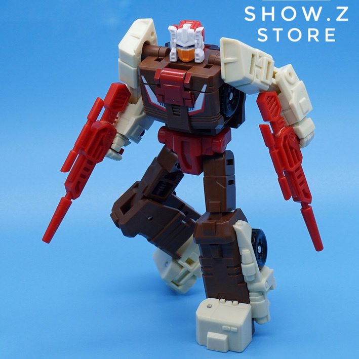 Red and white mecha with brown armor in robot form Red and white mecha with brown armor in robot form