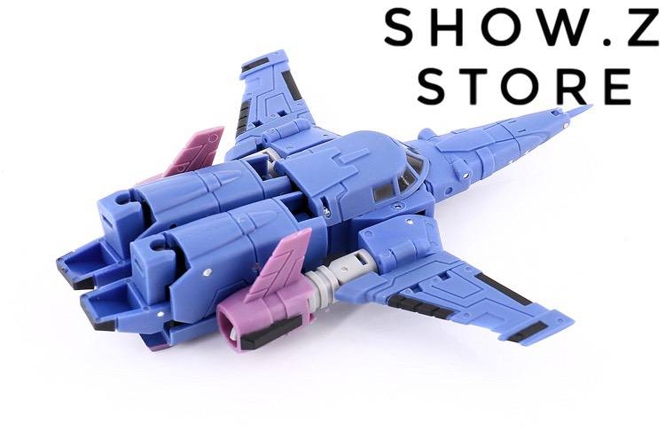 Blue transformer with pink weapon accessories parts Blue transformer with pink weapon accessories parts
