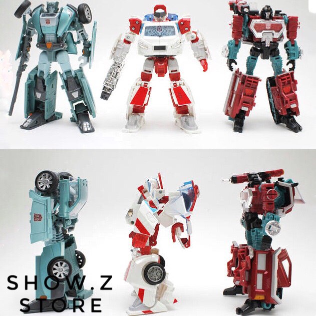 Takara TOMY Deluxe Autobots Warriors Ratchet Kup Perceptor set Takara TOMY Deluxe Autobots Warriors Ratchet Kup Perceptor set