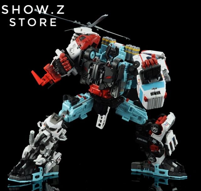 Defensor with articulated arms and helicopter rotor blade Defensor with articulated arms and helicopter rotor blade