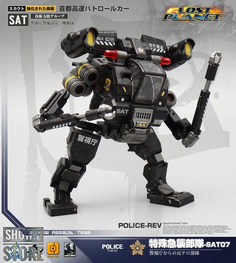 Unboxed Lost Planet police robot figures and weapons display Unboxed Lost Planet police robot figures and weapons display