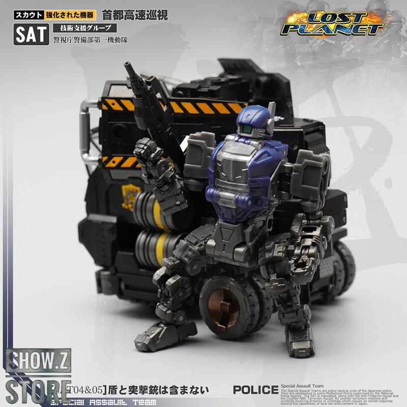 MechFansToys Lost Planet Police set with two robot figures MechFansToys Lost Planet Police set with two robot figures